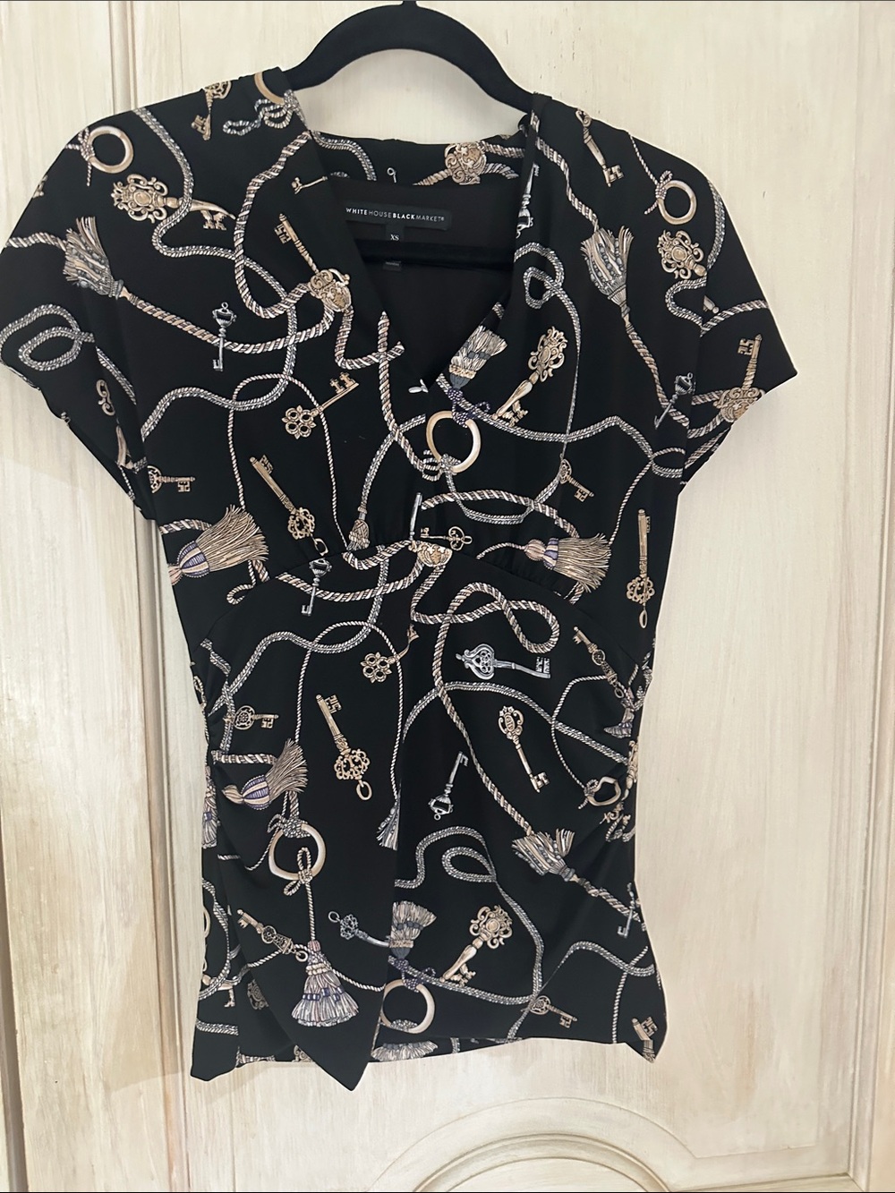 White House Black Market Black Key & Rope Print Cap-Sleeve Blouse, size XS